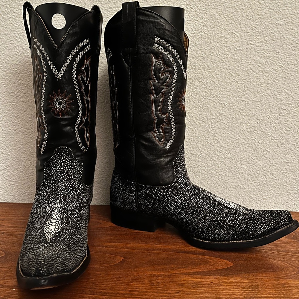 Sanded Stingray print Cowboy boots 10D